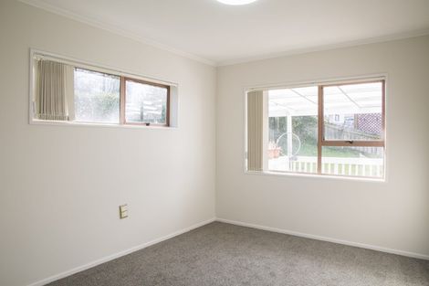 Photo of property in 93 Chelsea View Drive, Chatswood, Auckland, 0626