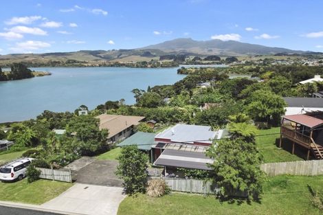 Photo of property in 15 Point Street, Raglan, 3225
