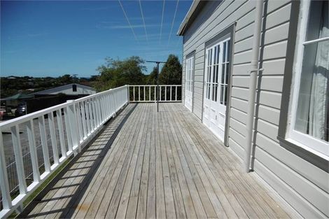 Photo of property in 218 Frankley Road, Frankleigh Park, New Plymouth, 4310