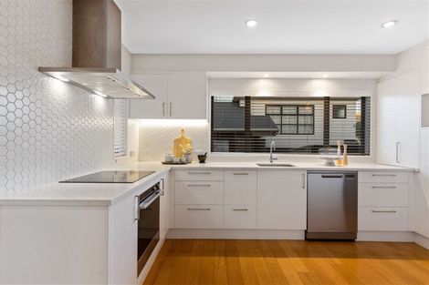 Photo of property in 1/6b Wolsley Avenue, Milford, Auckland, 0620