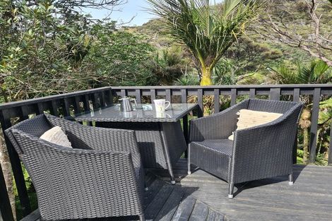 Photo of property in 10-12 Glenesk Road, Piha, New Lynn, 0772