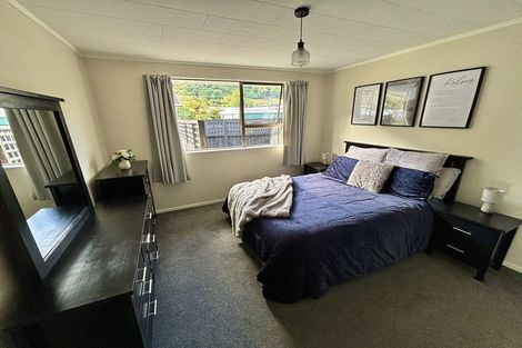 Photo of property in 9b Kansas Grove, Totara Park, Upper Hutt, 5018