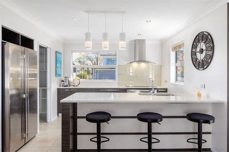 Photo of property in 11 Old Red Barn Road, Halswell, Christchurch, 8025