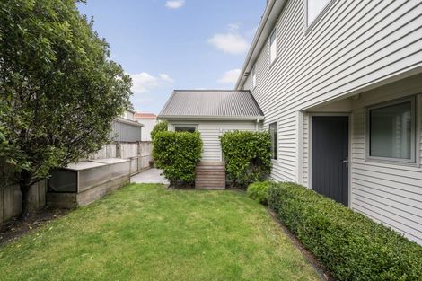 Photo of property in 9/36 Dee Street, Island Bay, Wellington, 6023