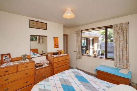 Photo of property in 2/58 Sawyers Arms Road, Northcote, Christchurch, 8052