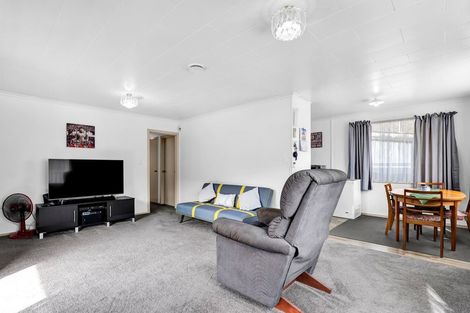 Photo of property in 5 Ambury Place, Merrilands, New Plymouth, 4312