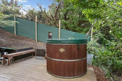 Photo of property in 1/7 Wiriana Place, Stanmore Bay, Whangaparaoa, 0932