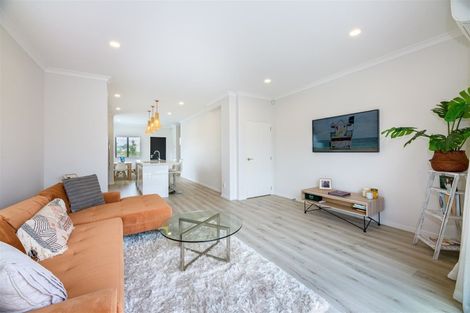 Photo of property in 49a Titirangi Road, New Lynn, Auckland, 0600