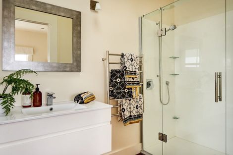 Photo of property in 52 Central Terrace, Kelburn, Wellington, 6012