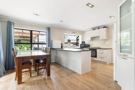 Photo of property in 17 Pinehurst Place, Wattle Downs, Auckland, 2103