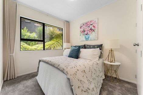 Photo of property in 2/16 Kupari Place, Totara Vale, Auckland, 0629