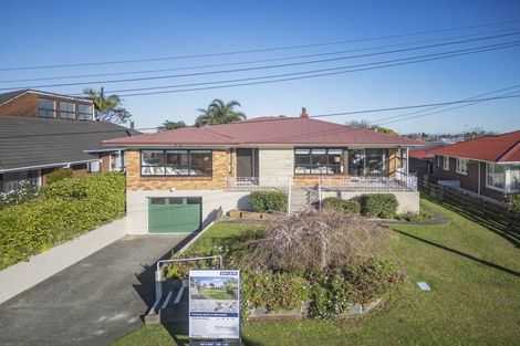 Photo of property in 10 Renwick Street, Papakura, 2110