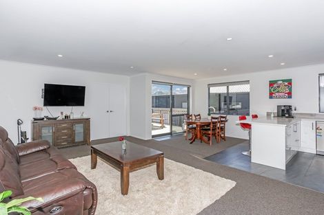 Photo of property in 16 Lippiatt Crescent, Pokeno, 2402