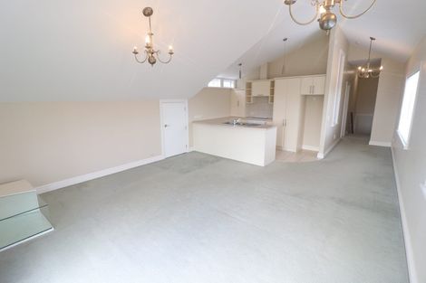 Photo of property in 104 Kitchener Road, Milford, Auckland, 0620