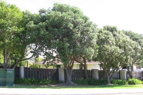 Photo of property in 1/7 Sharon Road, Waiake, Auckland, 0630