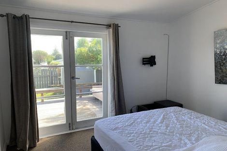 Photo of property in 52/52a Park Avenue, Waitarere Beach, Levin, 5510