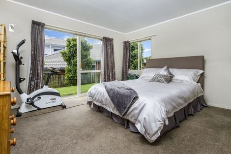 Photo of property in 18 Carnmore Place, Torbay, Auckland, 0630