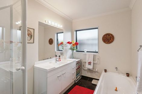 Photo of property in 1 Quadrant Heights, Paraparaumu, 5032