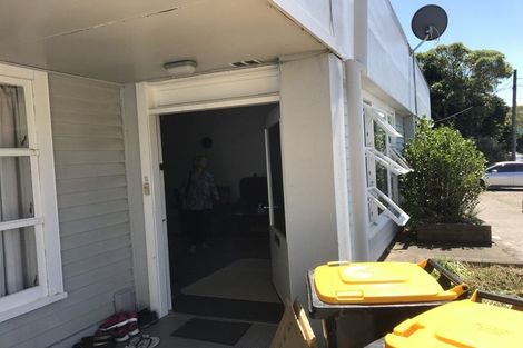 Photo of property in 2/124 Campbell Street, Karori, Wellington, 6012