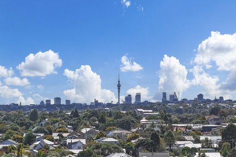 Photo of property in 5 Cambrai Avenue, Mount Roskill, Auckland, 1041