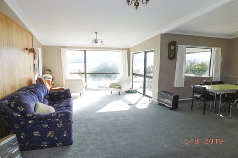 Photo of property in 16 Cathedral Drive, Manapouri, 9679