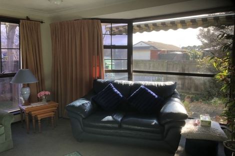 Photo of property in 1/37 Karnak Crescent, Russley, Christchurch, 8042