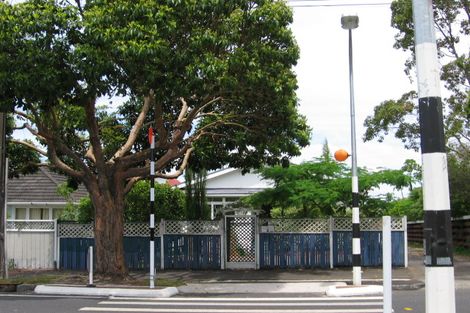 Photo of property in 256 Meola Road, Point Chevalier, Auckland, 1022