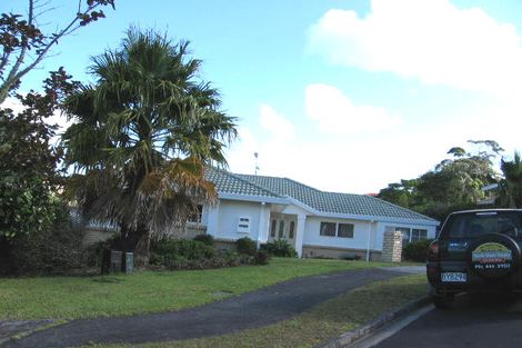 Photo of property in 10 Godwin Court, Unsworth Heights, Auckland, 0632