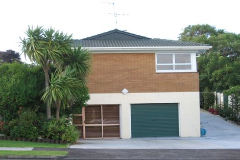 Photo of property in 4 Whiteacres Drive, Sunnyhills, Auckland, 2010
