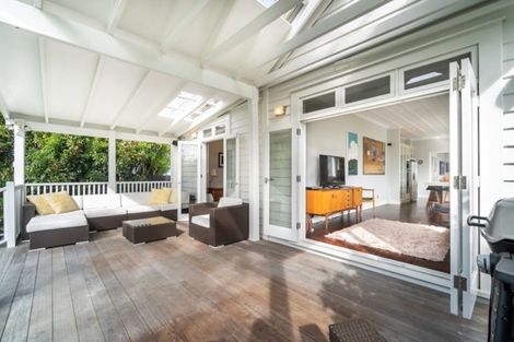 Photo of property in 5 Sentinel Road, Herne Bay, Auckland, 1011