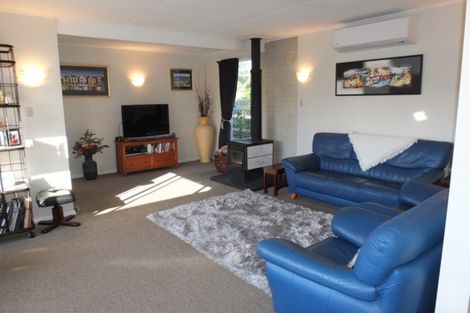 Photo of property in 31 Marine Parade South, Foxton Beach, Foxton, 4815