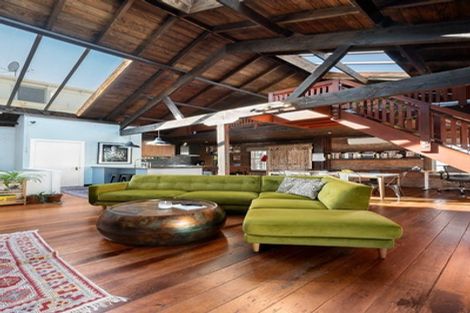 Photo of property in 1/12 Little George Street, Thorndon, Wellington, 6011