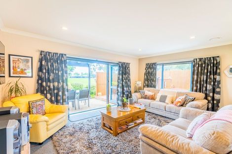 Photo of property in 54 Realm Drive, Paraparaumu, 5032