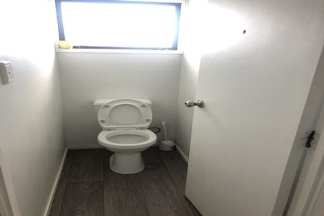 Photo of property in 7 Seaglen Place, Botany Downs, Auckland, 2010