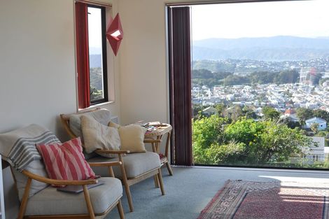 Photo of property in 33 Whaui Street, Vogeltown, Wellington, 6021