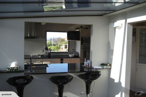 Photo of property in 10 Lingard Grove, Brooklyn, Wellington, 6021