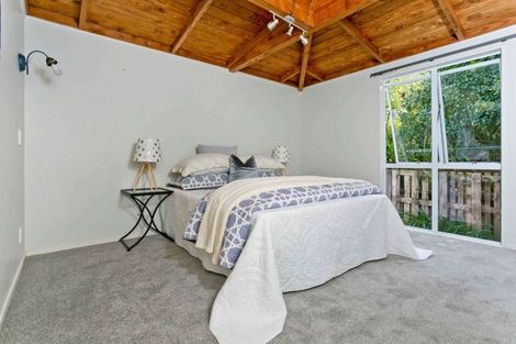 Photo of property in 5 Taurikura Way, Fairview Heights, Auckland, 0632