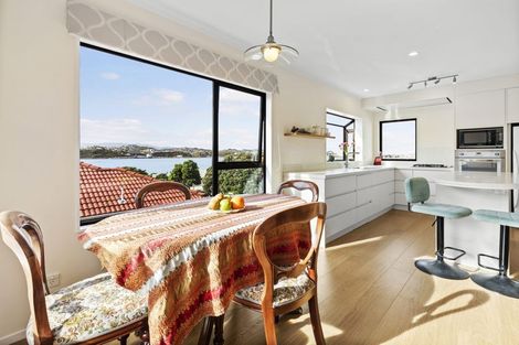 Photo of property in 2/378 Evans Bay Parade, Hataitai, Wellington, 6021