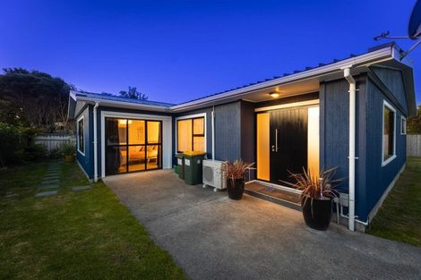 Photo of property in 127 Tilley Road, Paekakariki, 5034