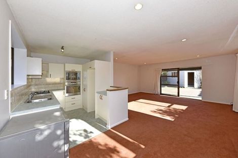 Photo of property in 2/40 Meadow Street, Papanui, Christchurch, 8052