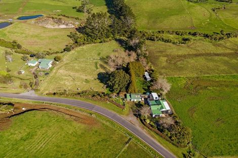 Photo of property in 194 Newall Road, Newall, New Plymouth, 4381