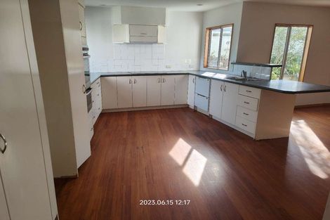 Photo of property in 16 Elsfield Place, Torbay, Auckland, 0630