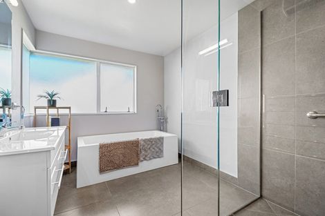 Photo of property in 32 Merlot Heights, Huapai, Kumeu, 0810