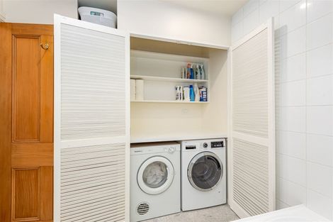 Photo of property in 4 Ripon Street, Lyttelton, 8082