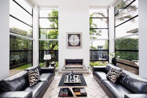 Photo of property in 297 Fitzherbert Avenue, West End, Palmerston North, 4410