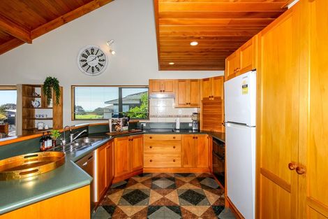 Photo of property in 3 Chatswood Grove, Fitzroy, New Plymouth, 4312