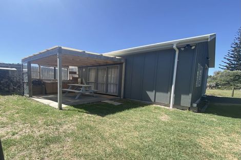 Photo of property in 232 Maunsell Road, Port Waikato, Tuakau, 2695