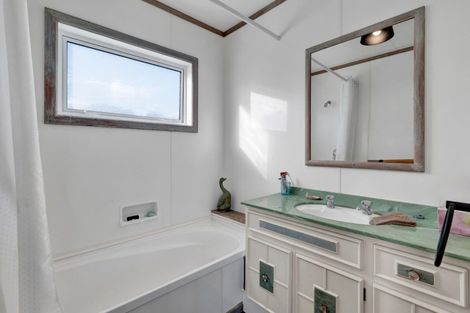 Photo of property in 11 Hector Place, Opunake, 4616