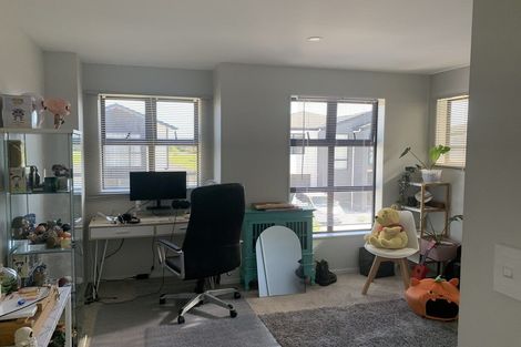 Photo of property in 7 Irving Place, Hobsonville, Auckland, 0616