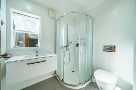 Photo of property in 126 Mana Esplanade, Paremata, Porirua, 5026